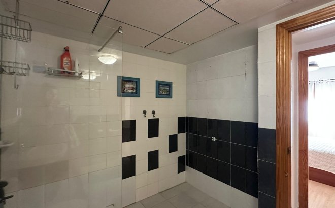 Resale - Apartment -
Torrevieja - Centro