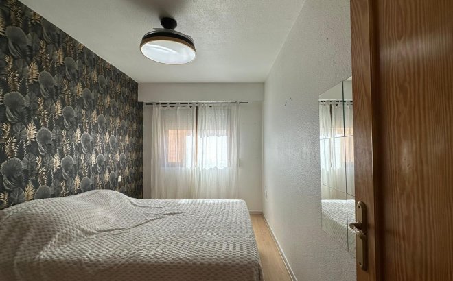 Resale - Apartment -
Torrevieja - Centro