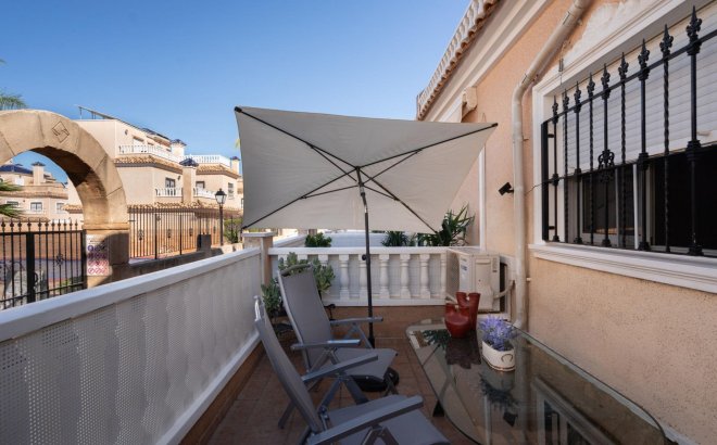 Resale - Town House -
Orihuela Costa - Los Dolses