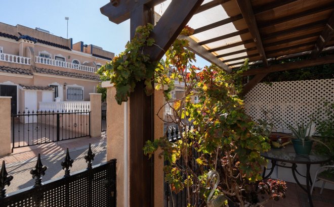 Resale - Town House -
Orihuela Costa - Los Dolses