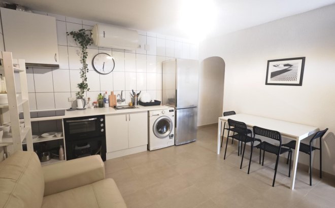 Resale - Bungalow -
Torrevieja - Playa del Cura