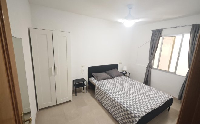 Resale - Bungalow -
Torrevieja - Playa del Cura