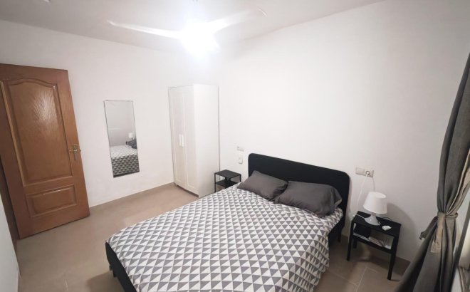 Resale - Bungalow -
Torrevieja - Playa del Cura