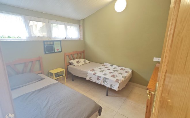 Resale - Bungalow -
Torrevieja - Playa del Cura