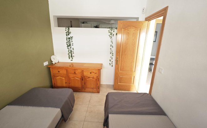 Resale - Bungalow -
Torrevieja - Playa del Cura