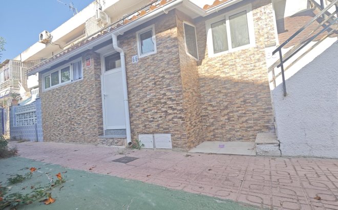 Resale - Bungalow -
Torrevieja - Playa del Cura