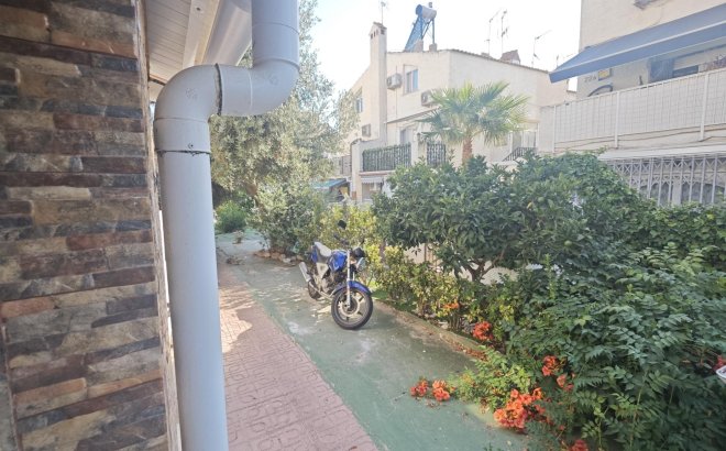 Resale - Bungalow -
Torrevieja - Playa del Cura