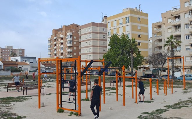 Resale - Bungalow -
Torrevieja - Playa del Cura