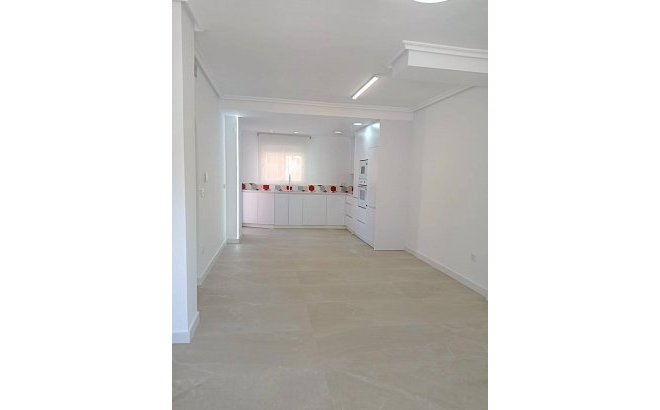 Herverkoop - Town House -
Pilar de la Horadada