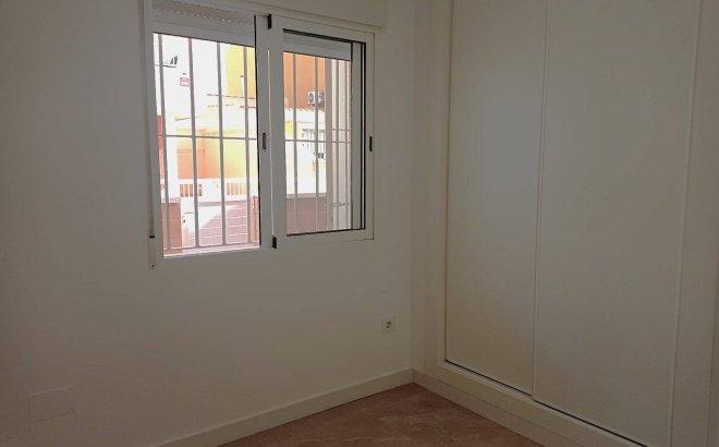 Herverkoop - Town House -
Pilar de la Horadada