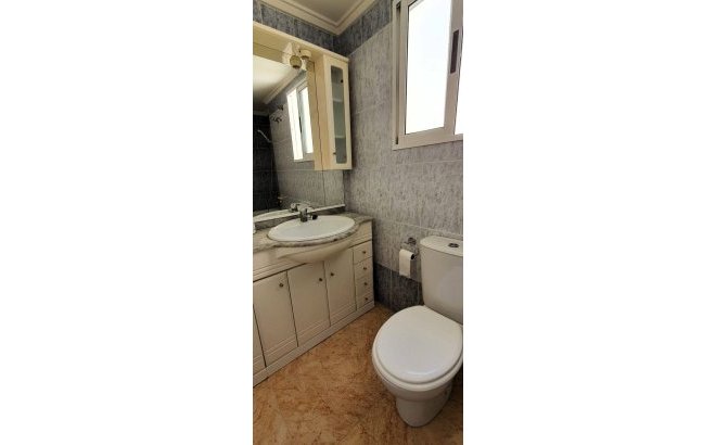 Herverkoop - Penthouse -
Torrevieja - Playa de los Locos