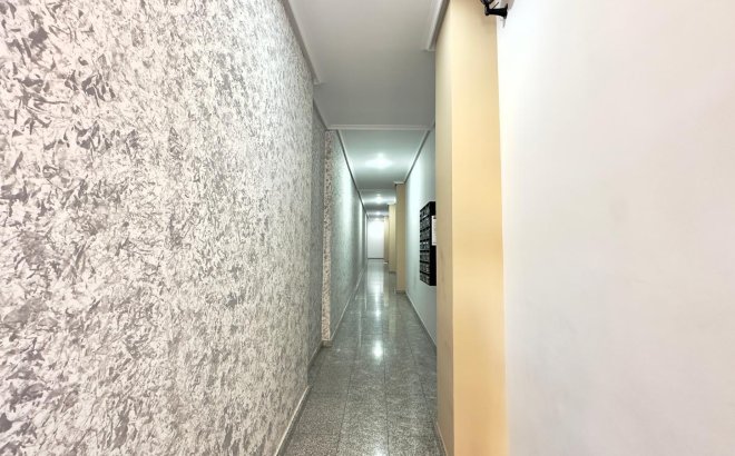 Herverkoop - Appartement -
Torrevieja