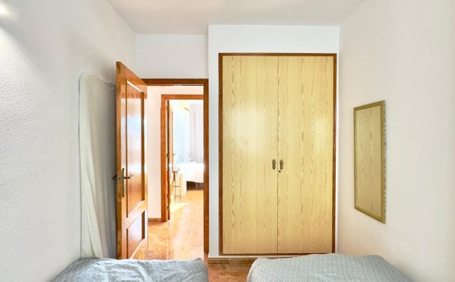 Resale - Apartment -
Torrevieja - Centro