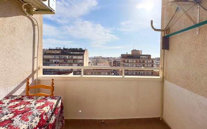 Resale - Apartment -
Torrevieja - Centro