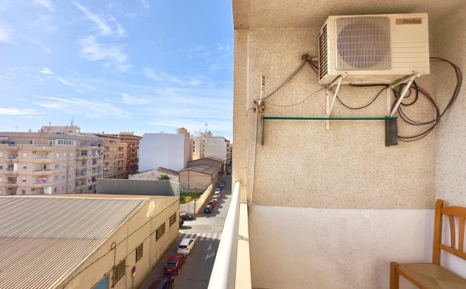 Resale - Apartment -
Torrevieja - Centro