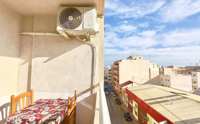 Resale - Apartment -
Torrevieja - Centro