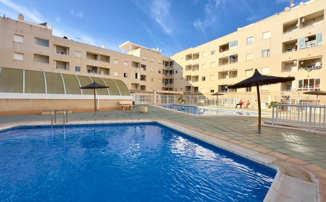 Resale - Apartment -
Torrevieja - Centro