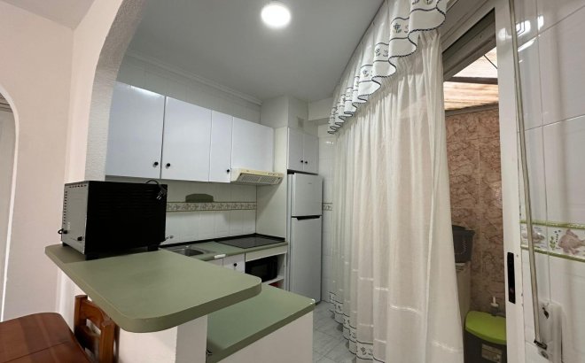 Resale - Bungalow -
Orihuela Costa - Los Almendros-la Florida