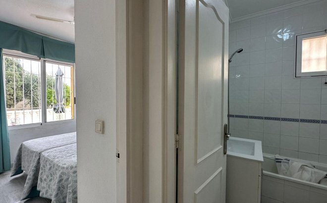 Resale - Bungalow -
Orihuela Costa - Los Almendros-la Florida