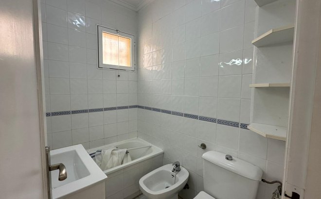 Resale - Bungalow -
Orihuela Costa - Los Almendros-la Florida