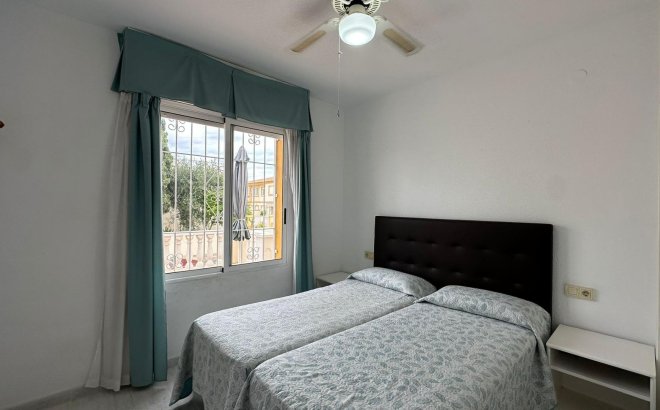 Resale - Bungalow -
Orihuela Costa - Los Almendros-la Florida