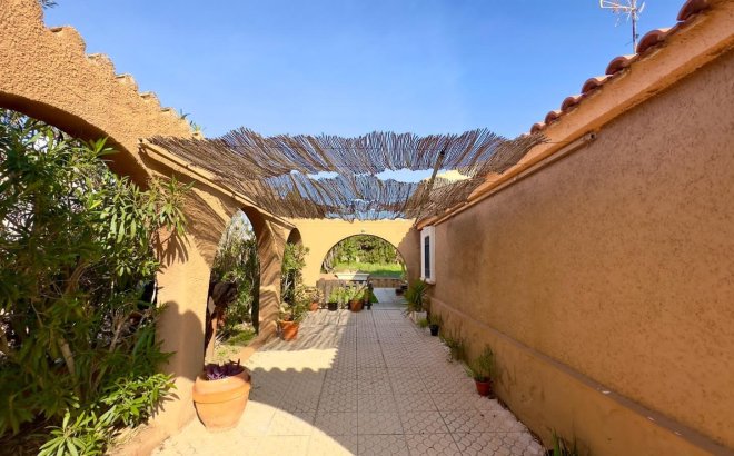 Resale - Villa -
Torrevieja - Torreblanca