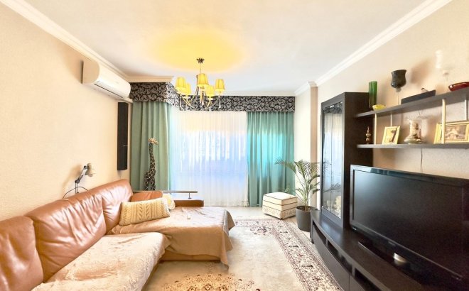 Resale - Apartment -
Torrevieja - Centro