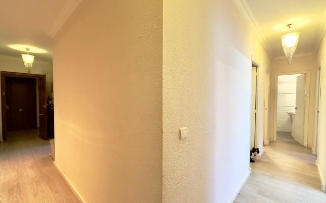 Resale - Apartment -
Torrevieja - Centro