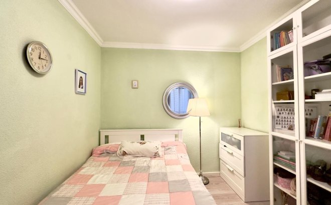 Resale - Apartment -
Torrevieja - Centro