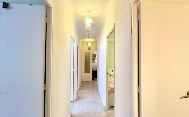 Resale - Apartment -
Torrevieja - Centro