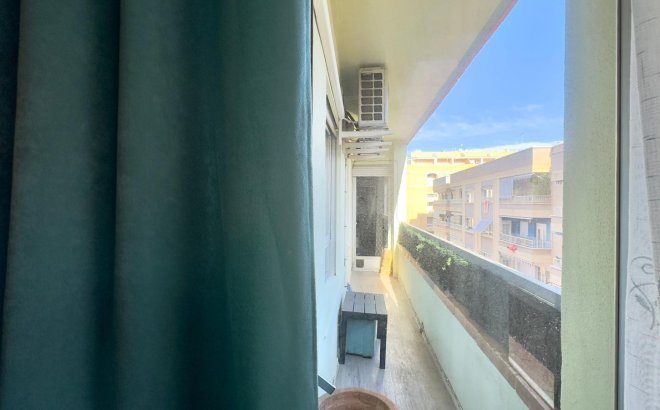 Resale - Apartment -
Torrevieja - Centro