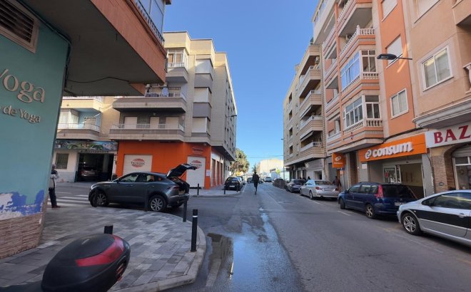 Resale - Apartment -
Torrevieja - Centro