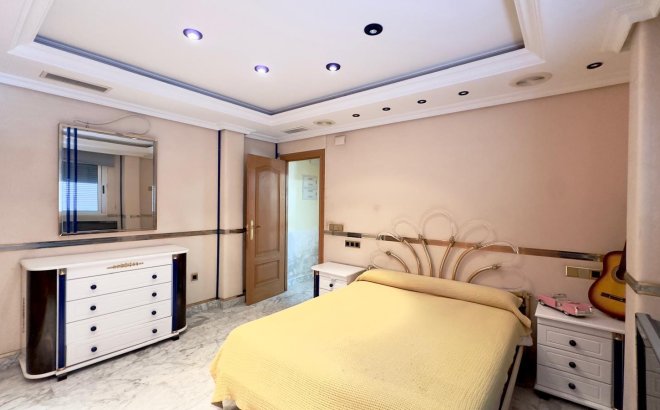 Resale - Penthouse -
Torrevieja - Centro