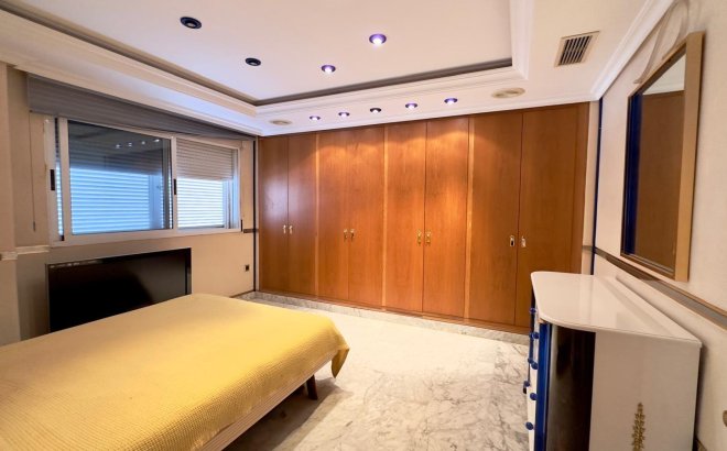 Resale - Penthouse -
Torrevieja - Centro