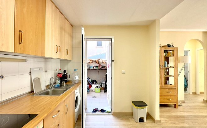 Resale - Bungalow -
Torrevieja - Torreblanca