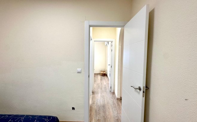 Resale - Bungalow -
Torrevieja - Torreblanca