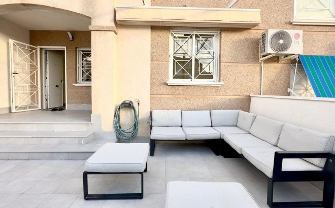 Resale - Bungalow -
Torrevieja - Torreblanca