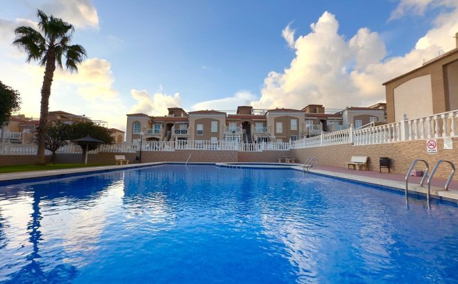 Resale - Bungalow -
Torrevieja - Torreblanca