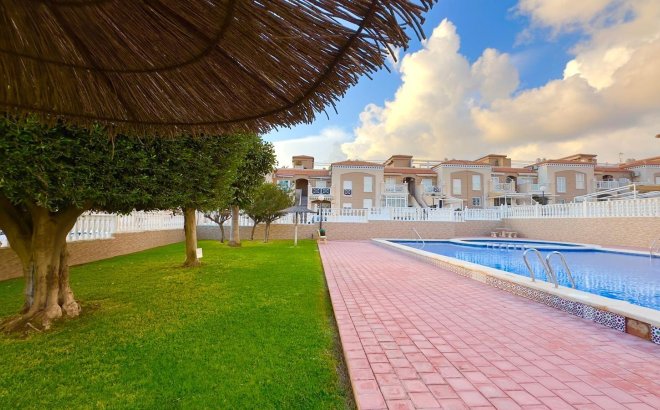 Resale - Bungalow -
Torrevieja - Torreblanca