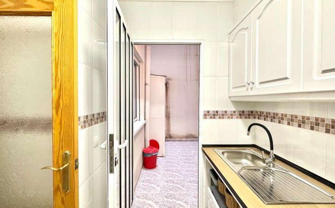 Resale - Apartment -
Torrevieja - Centro