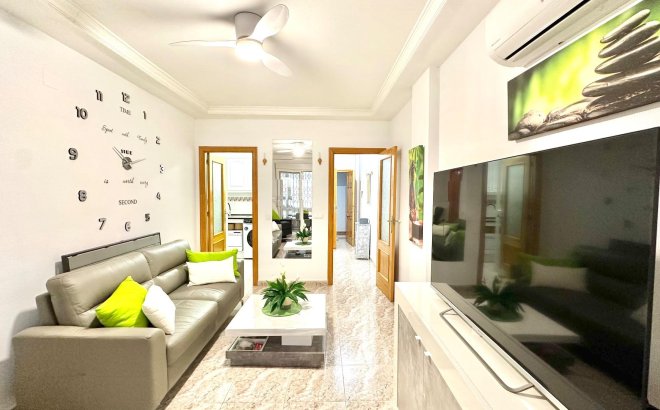 Resale - Apartment -
Torrevieja - Centro