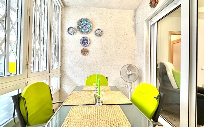 Resale - Apartment -
Torrevieja - Centro