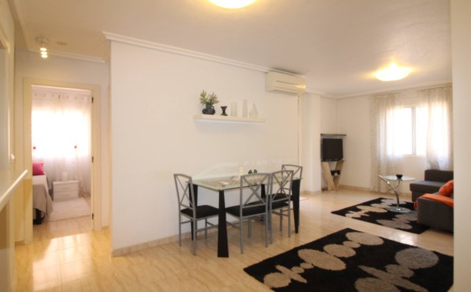 Resale - Apartment -
Torrevieja - Centro