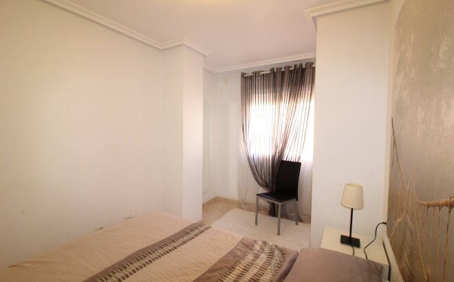 Resale - Apartment -
Torrevieja - Centro