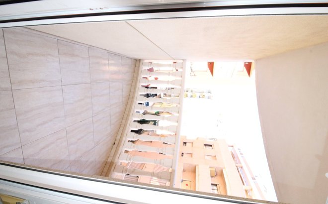 Resale - Apartment -
Torrevieja - Centro