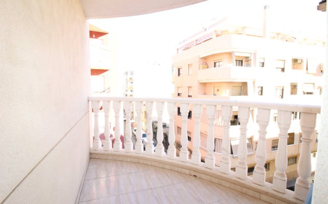 Resale - Apartment -
Torrevieja - Centro