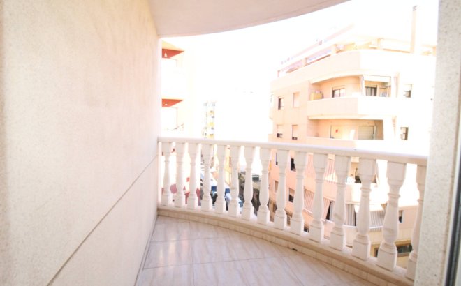 Resale - Apartment -
Torrevieja - Centro