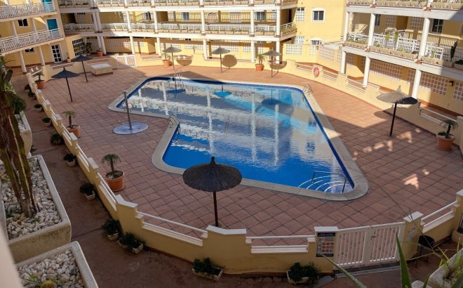 Resale - Apartment -
Orihuela Costa - Campoamor