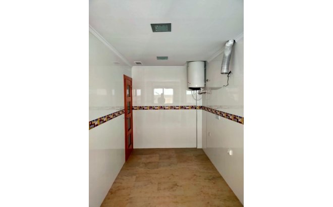 Resale - Apartment -
Torrevieja - Estacion De Autobuses