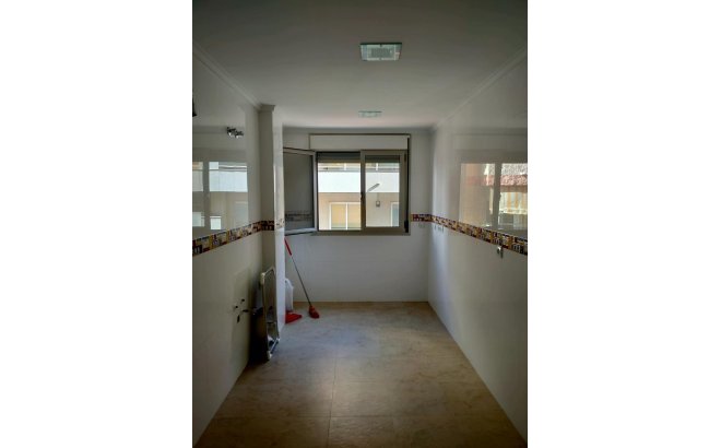 Resale - Apartment -
Torrevieja - Estacion De Autobuses